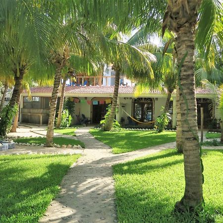 El Milagro Beach Hotel And Marina 女人岛 外观 照片